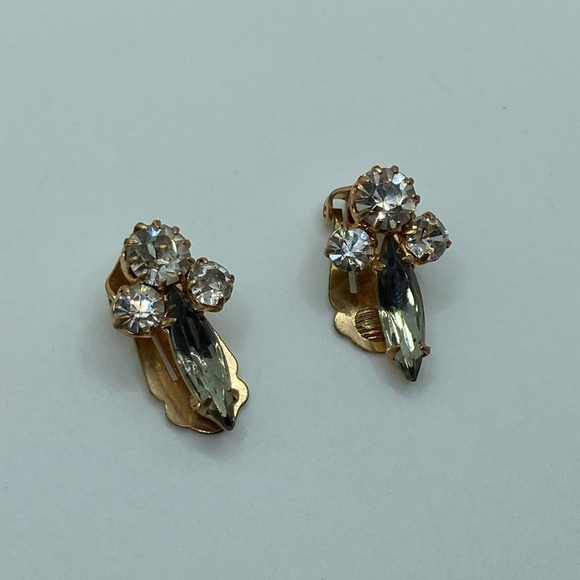 Vtg Rose Gold Tone White Round & Grey Navette Crystal Clip on Earrings .9” - Picture 2 of 7